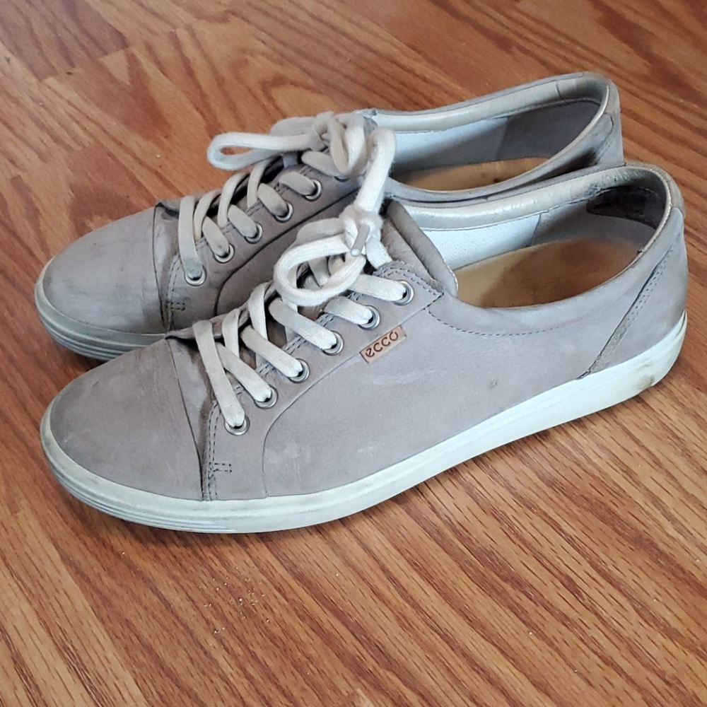 Ecco soft light grey shoe